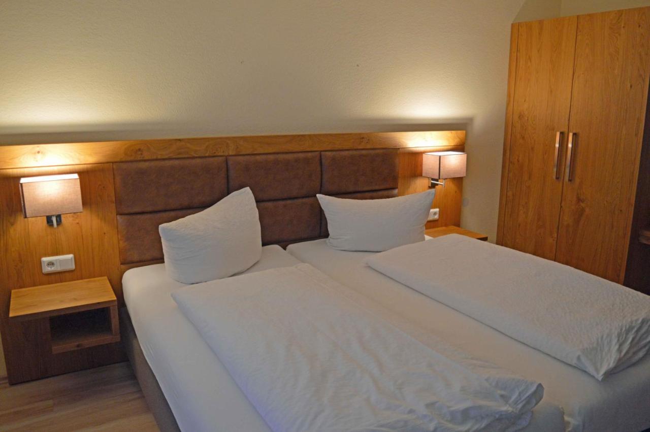One-Bedroom Apartment,579936390:JPEG